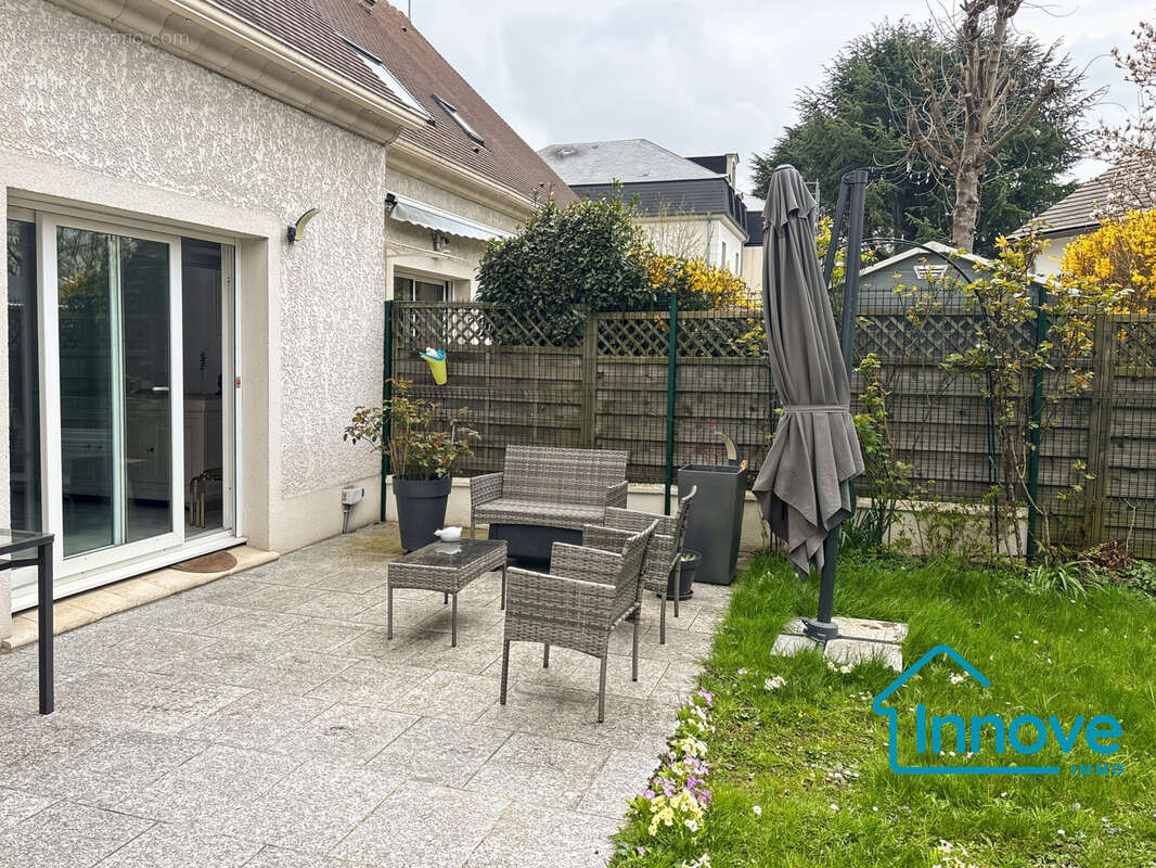 Maison à LA CELLE-SAINT-CLOUD