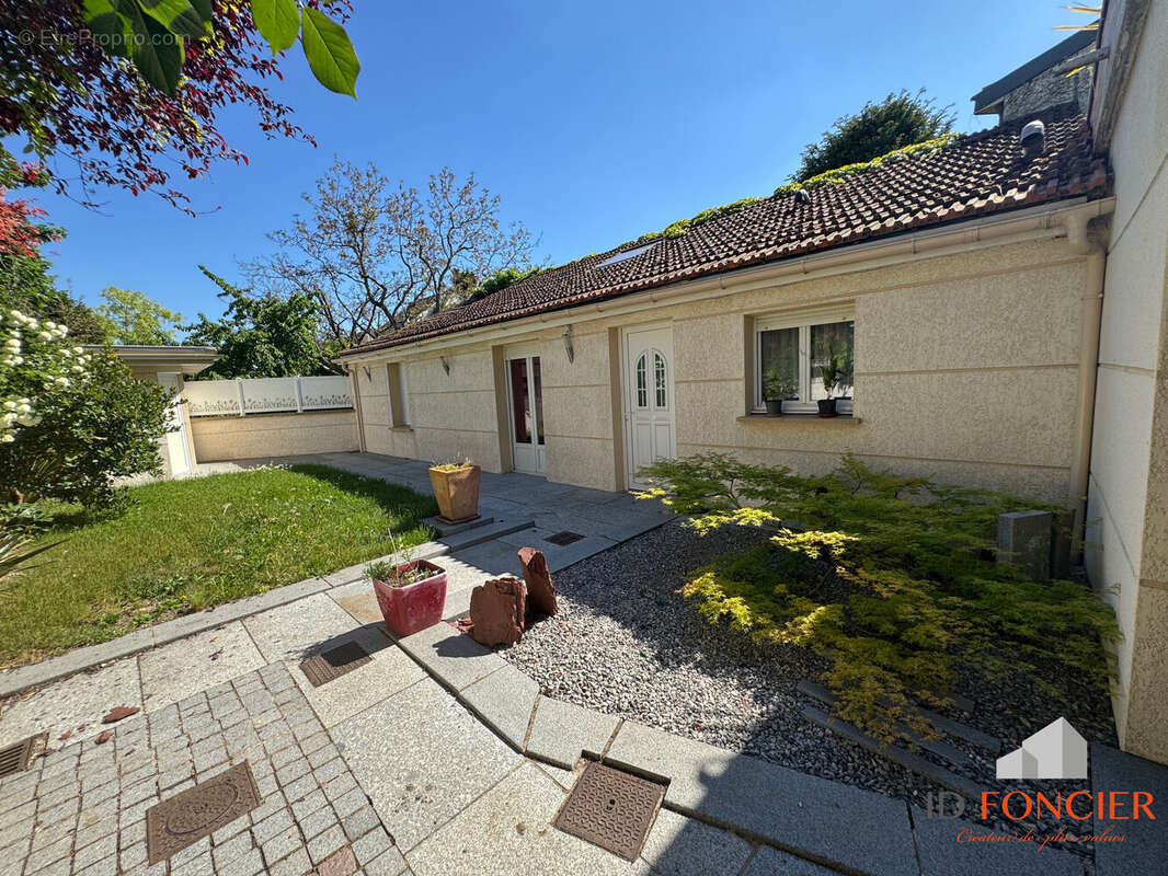 Maison à CHILLY-MAZARIN