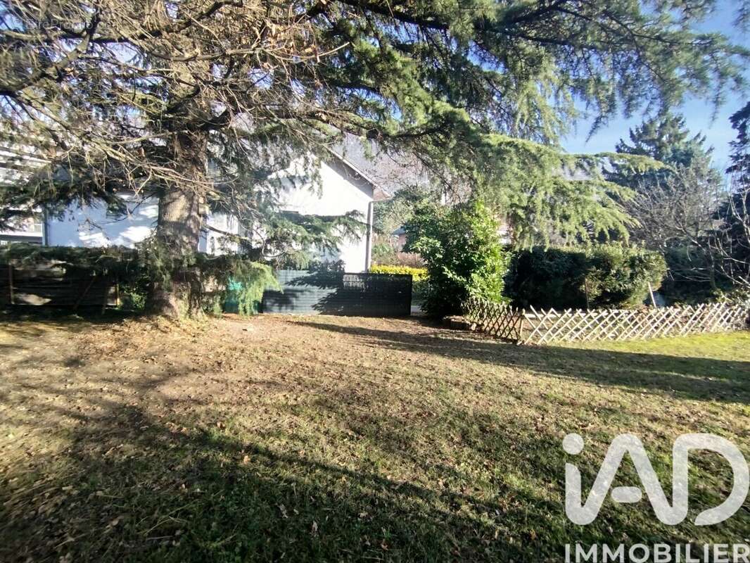 Photo 5 - Terrain à CHALLES-LES-EAUX