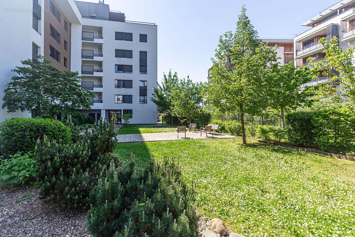 Agence immobiliere laforet - exclusivite - "lotus" - annecy - appartement traversant t4 de 81,93m² - cellier - garage en option  - photo 17