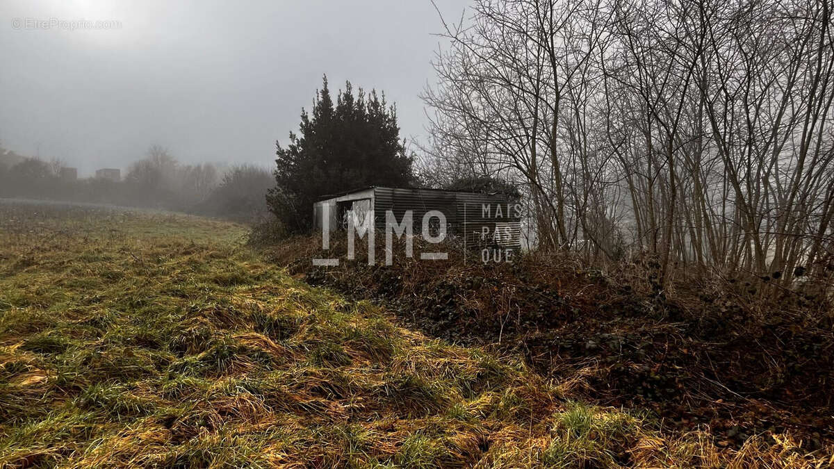Terrain à SAINT-CALAIS