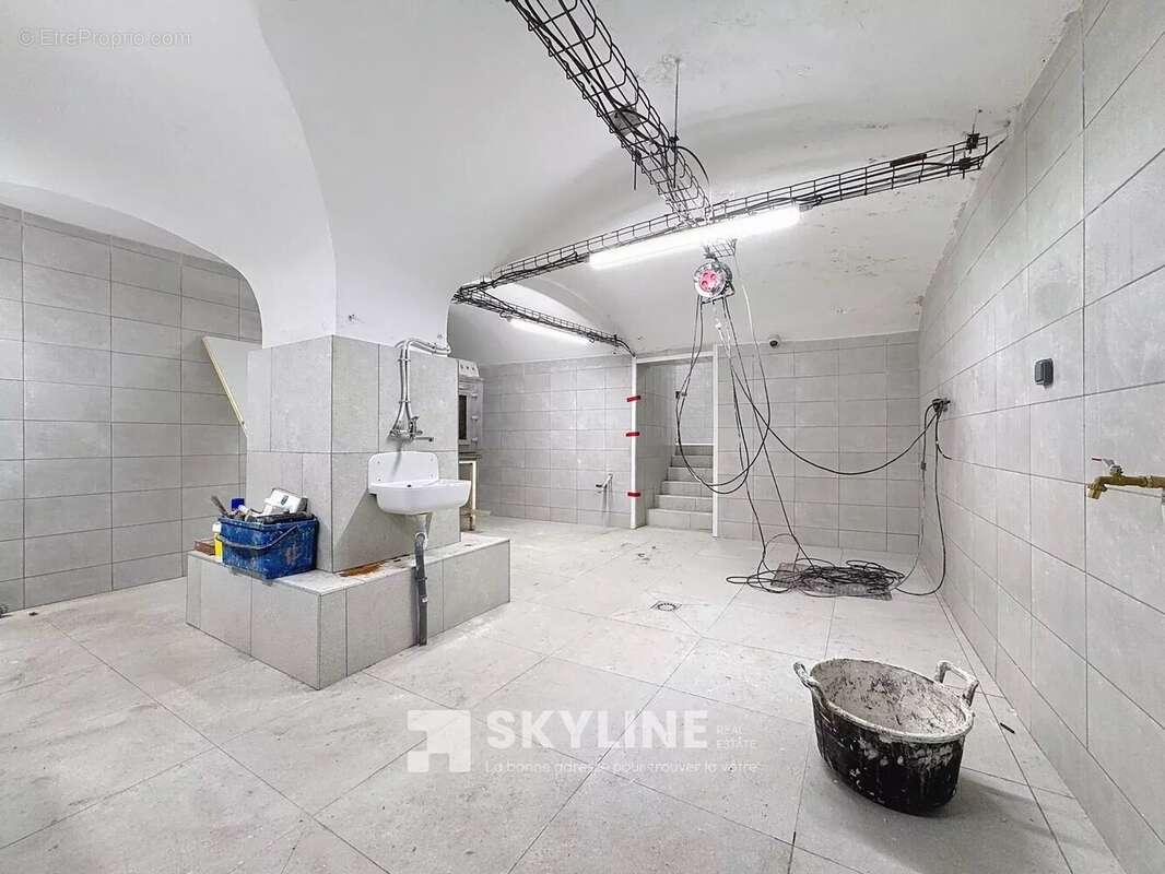 Commerce à MARSEILLE-1E