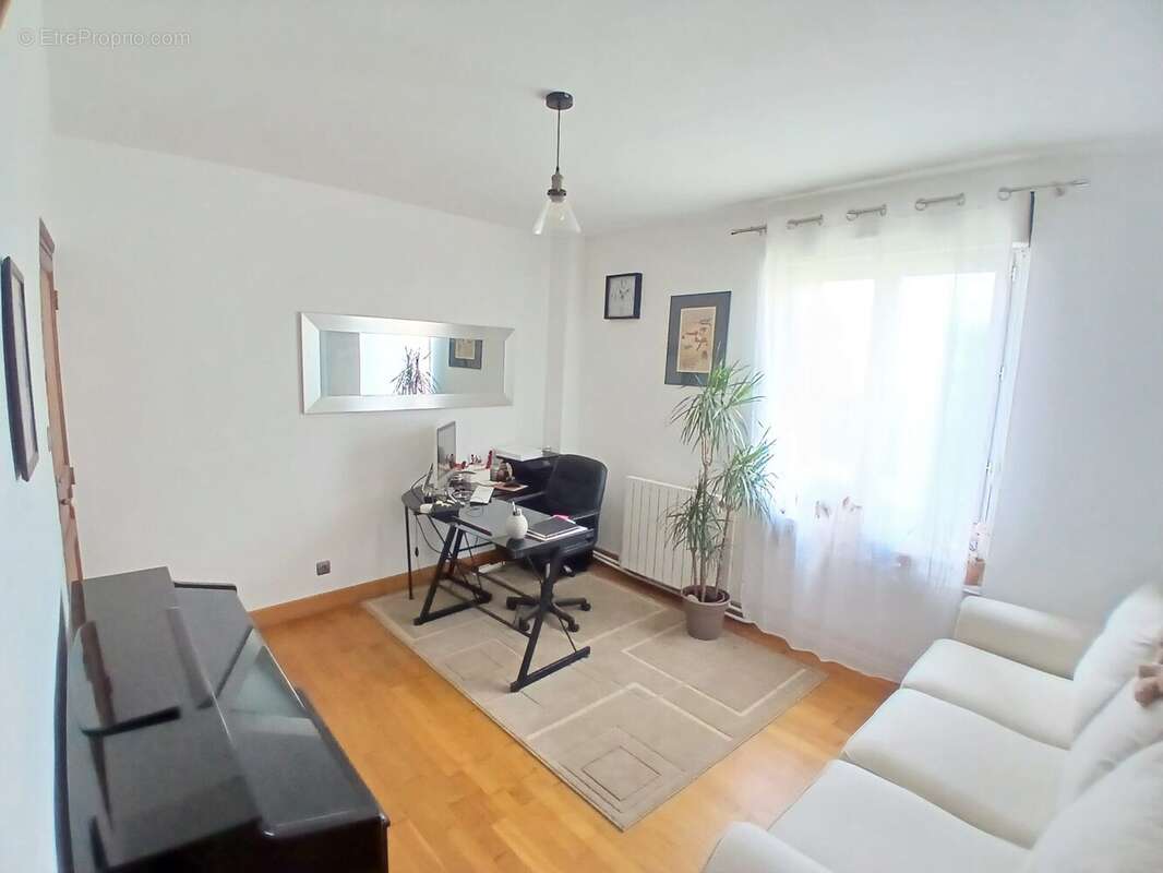 Bureau - Maison à CHELLES