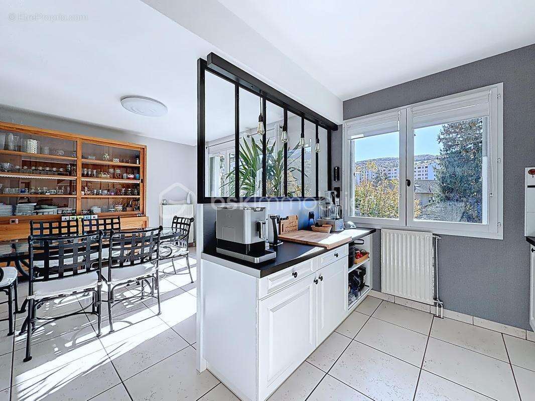 Appartement à FONTAINE