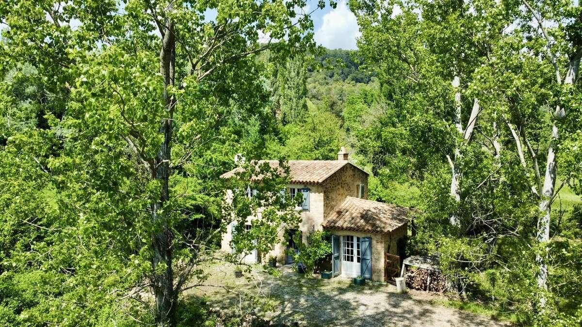 Maison à VILLECROZE