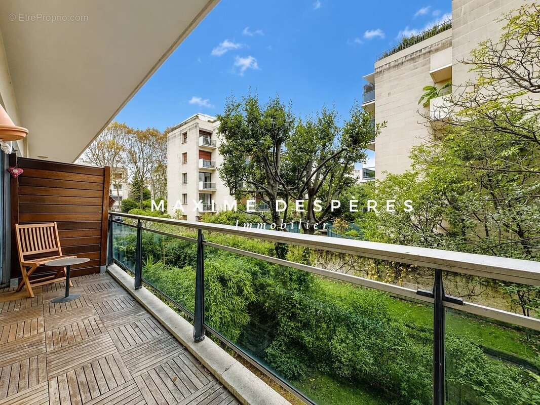 Appartement à NEUILLY-SUR-SEINE