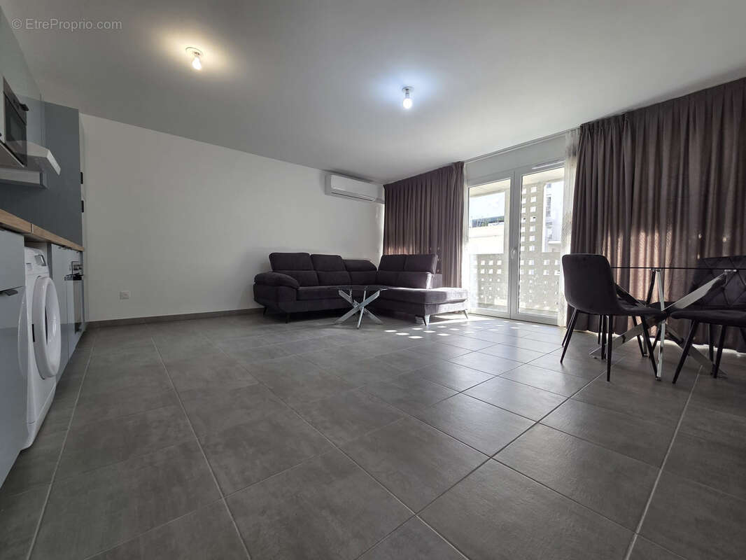 Appartement à MARSEILLE-2E