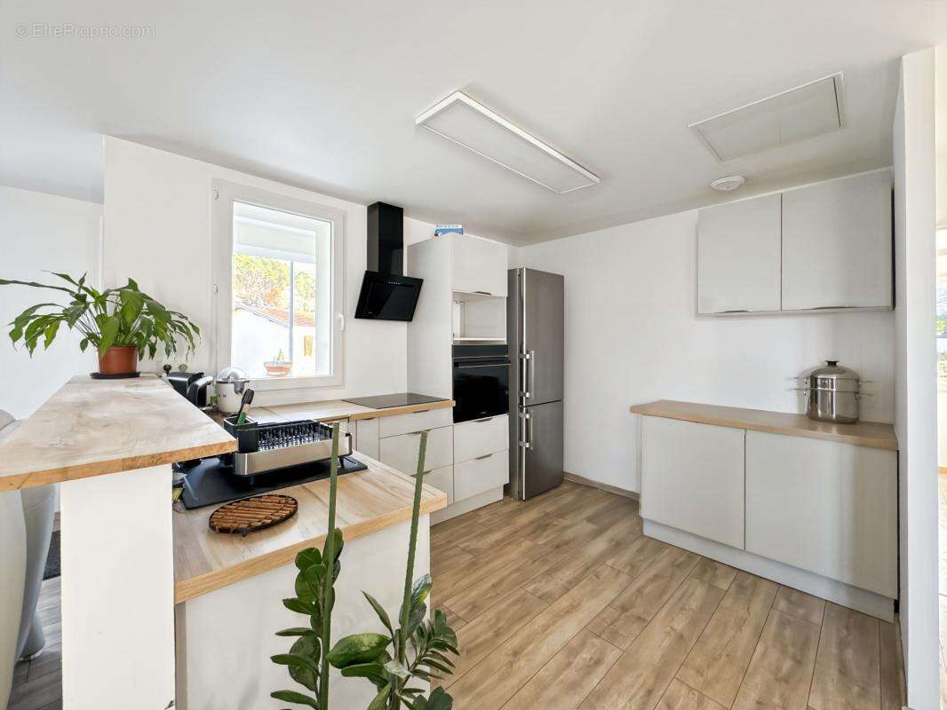 Maison à NOTRE-DAME-DE-SANILHAC