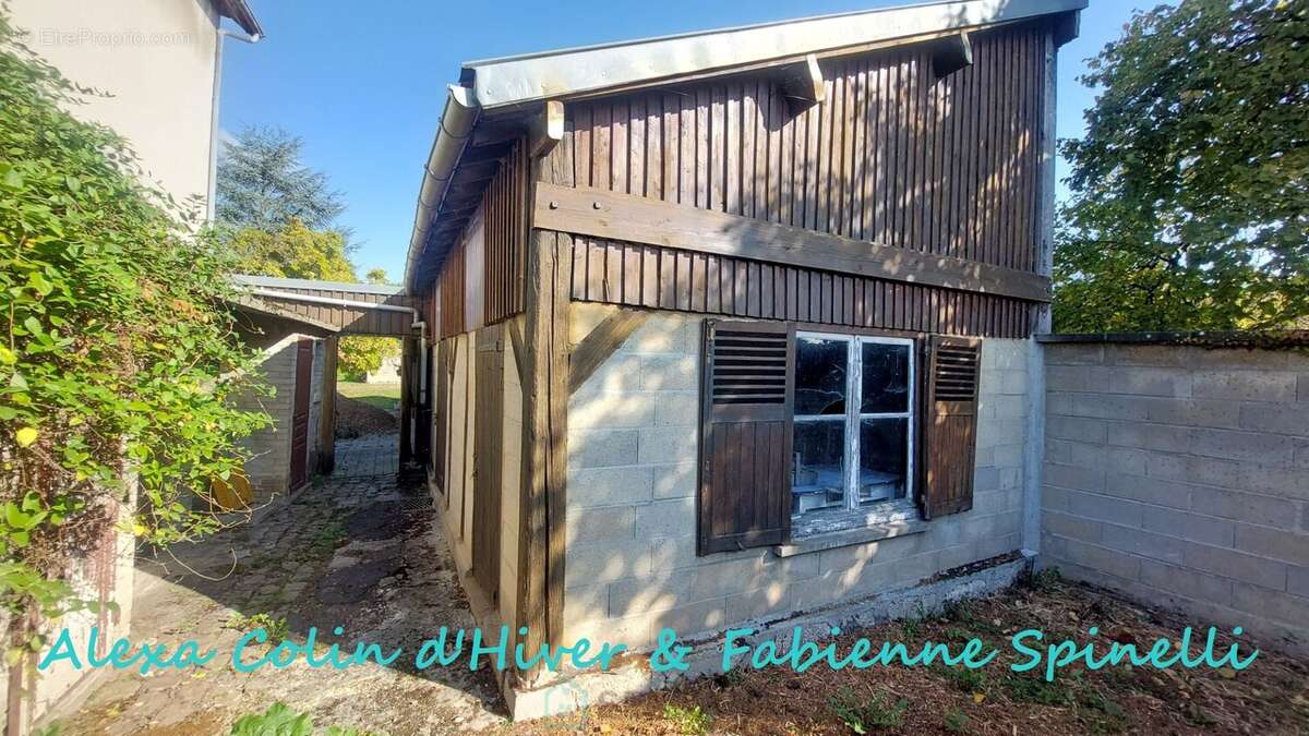 Maison bourgeoise à rénover en coeur de village - photo 13