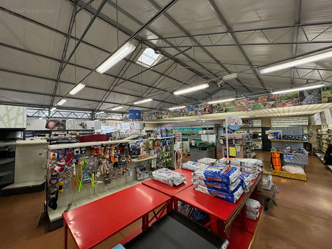 Commerce à LA LANDE-PATRY