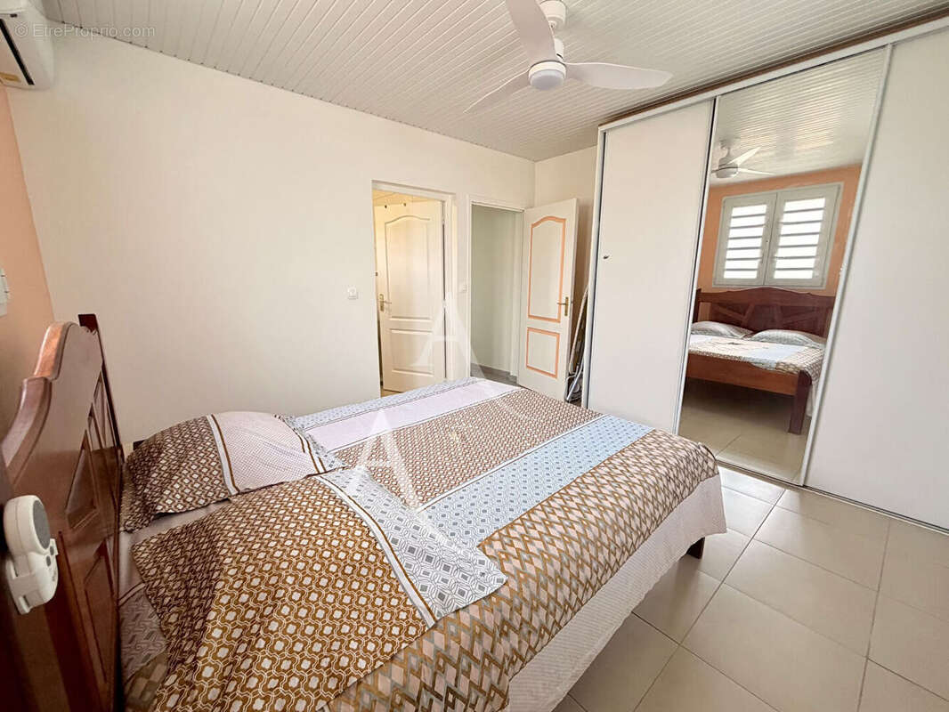 En EXCLUSIVITE: maison T4 + dépendance avec piscine au VAUCLIN. - photo 11