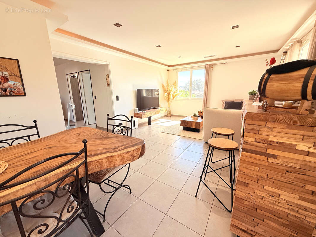 Appartement à LA VALETTE-DU-VAR