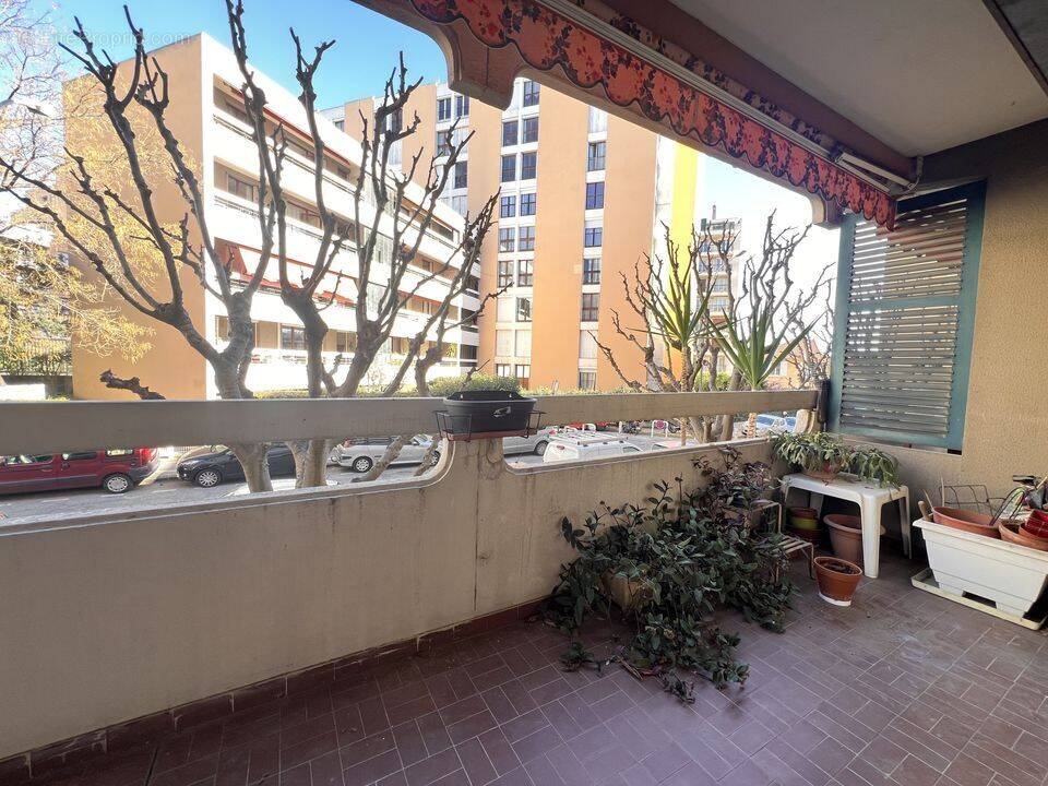 Appartement à MARSEILLE-4E