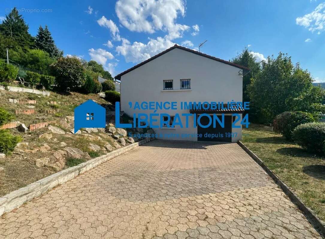 Maison plain pied 105 m² Sous Sol 115 m² Terrain 1289 m² - photo 2