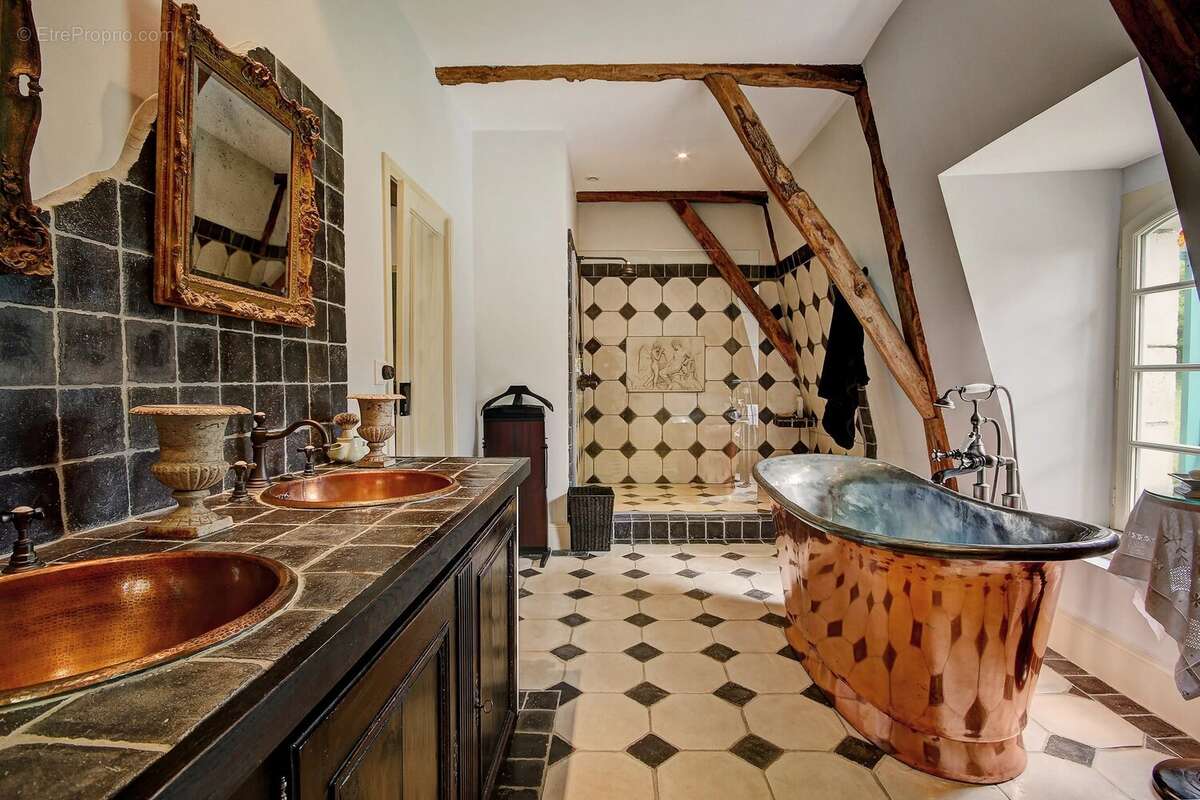 Maison à SAINT-CIRQ-LAPOPIE