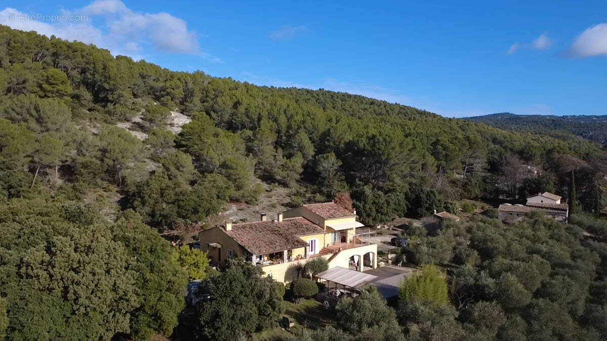 Maison à VILLECROZE