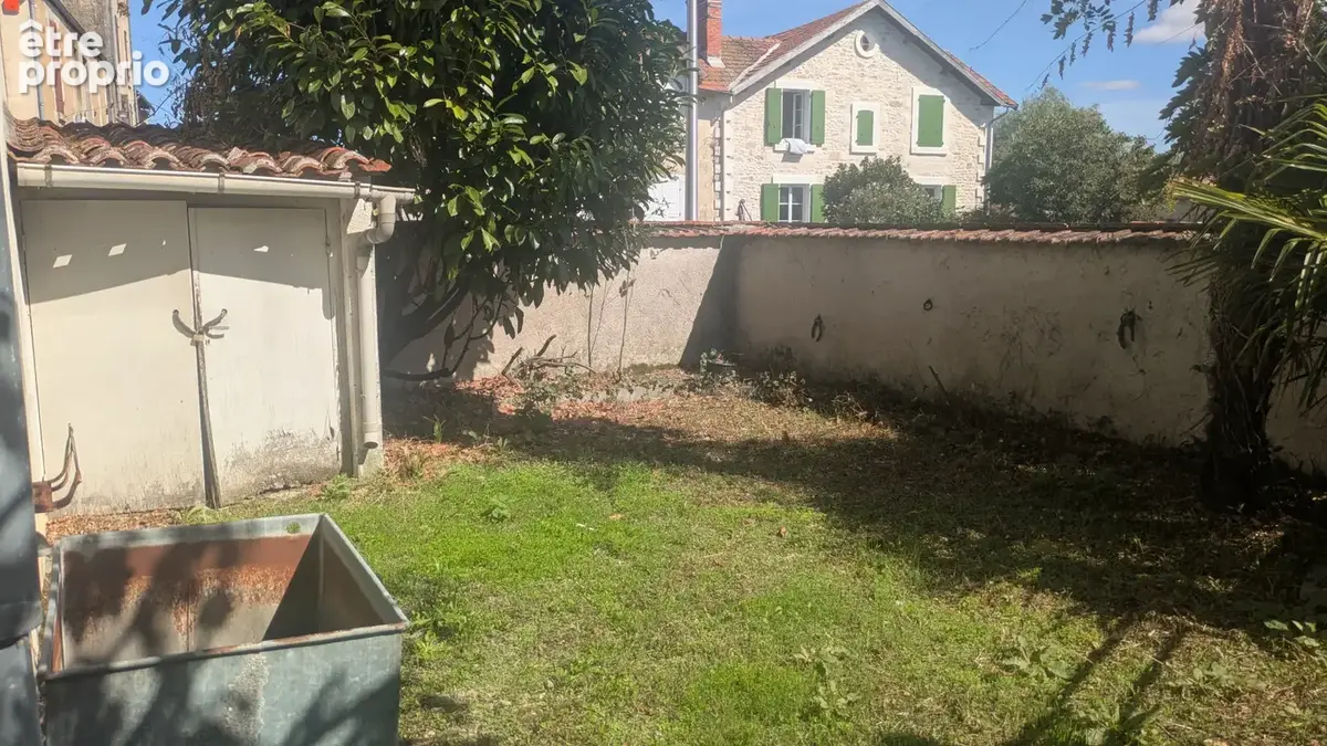 Maison de ville à rénover - photo 3