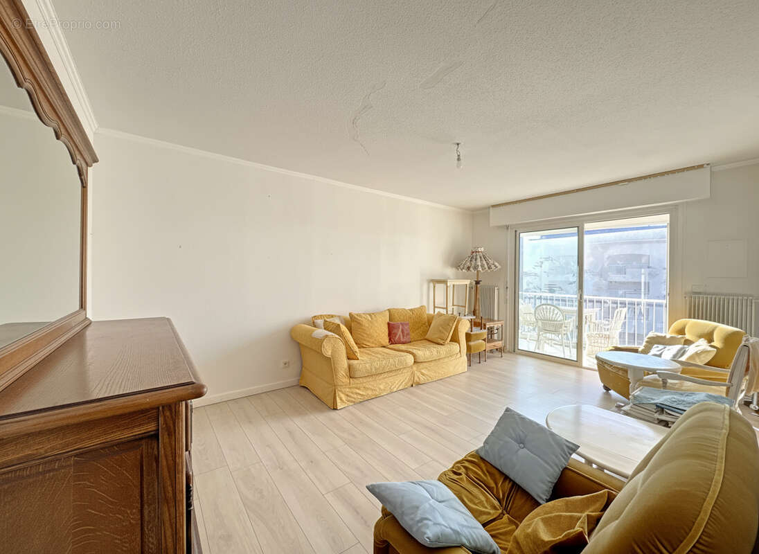 Appartement à FREJUS