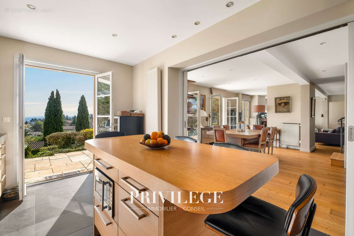 Maison à SAINT-DIDIER-AU-MONT-D'OR