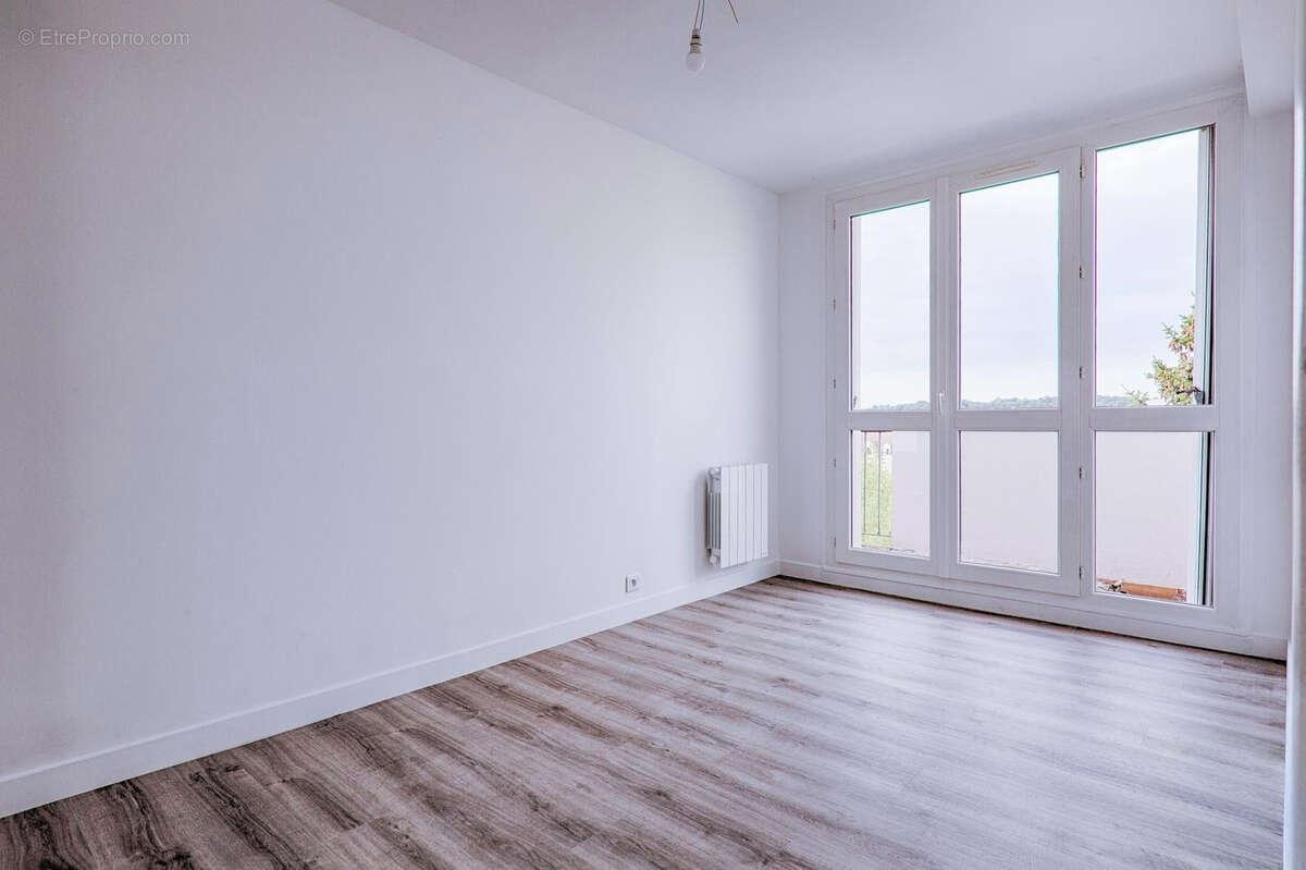 Appartement à CORBEIL-ESSONNES