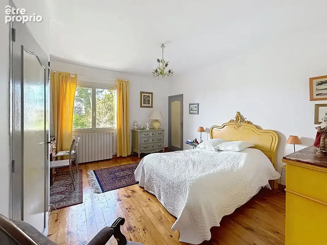 UCHAUX - Maison de charme, 5 chambres, jardin 1000m² avec piscine - photo 11