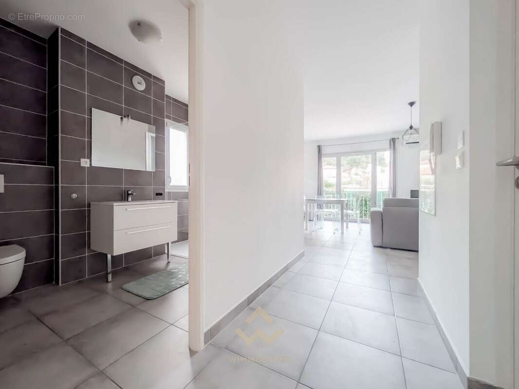 Appartement T2 - Entrée & dégagement- La Garde 83130