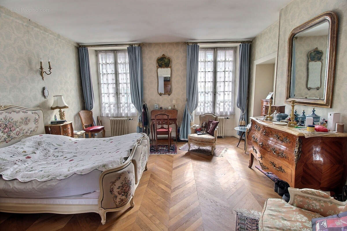 Maison à EPERNON
