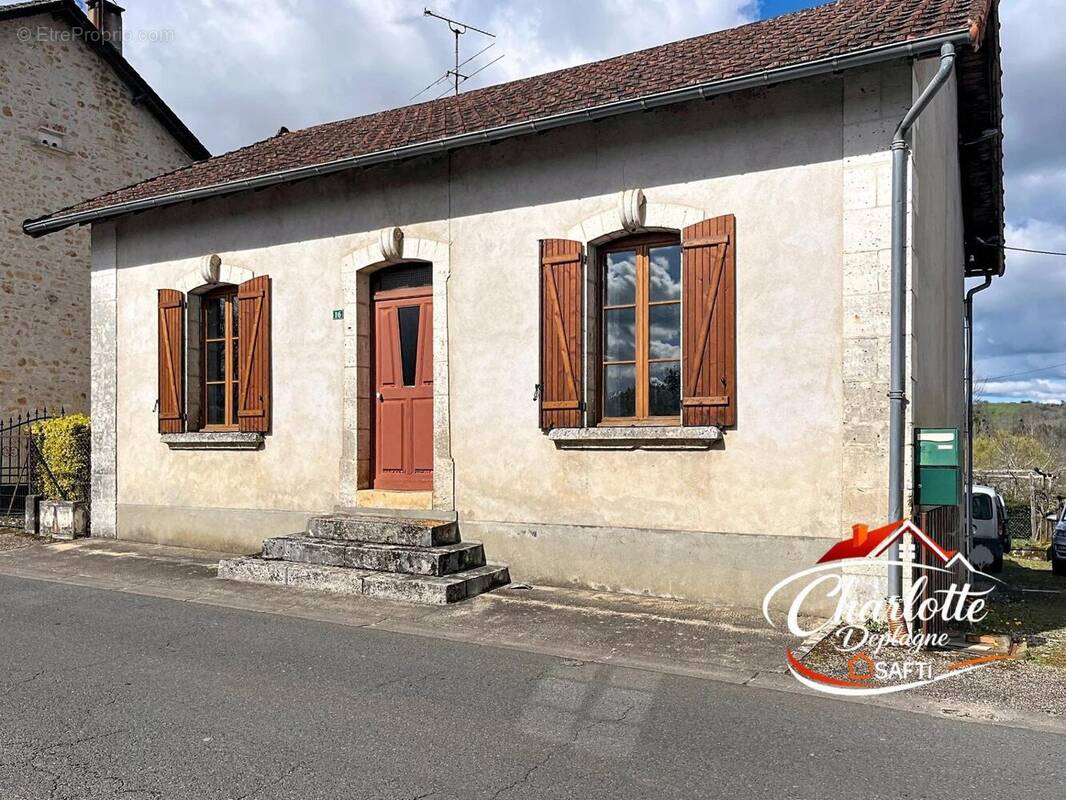 Photo 1 - Maison à SAINT-PARDOUX-LA-RIVIERE