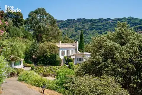 Maison 400 m² à La Croix-Valmer  - photo 2