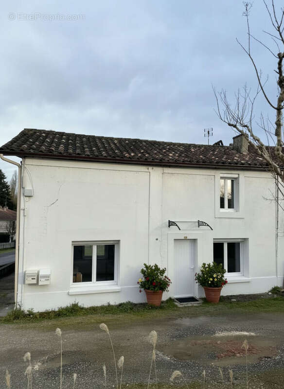 Maison à MONTPON-MENESTEROL