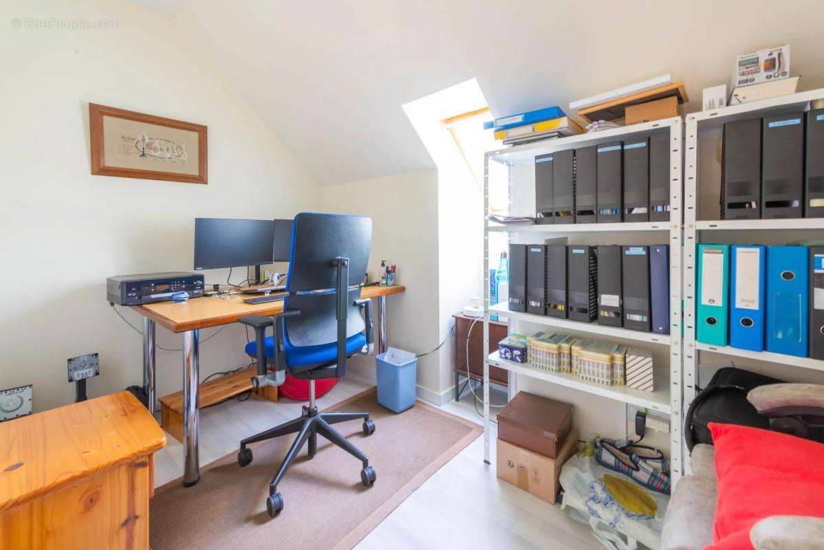 Maison de 8 pièces de 180 m² à Jambville - photo 17