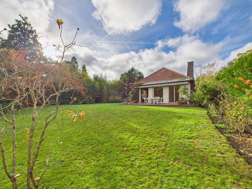 Maison à LA CELLE-SAINT-CLOUD