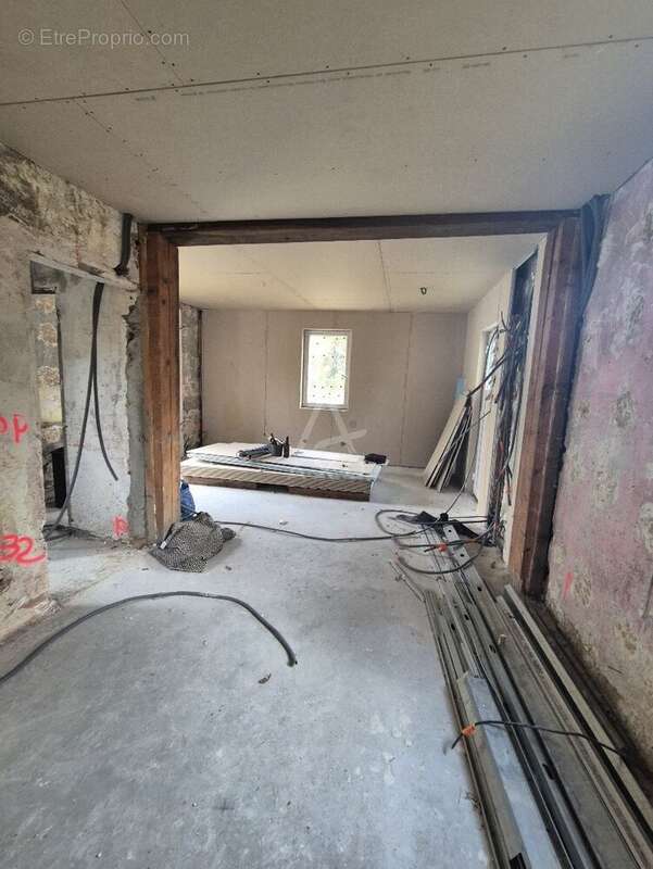 Maison à LONGUE-JUMELLES