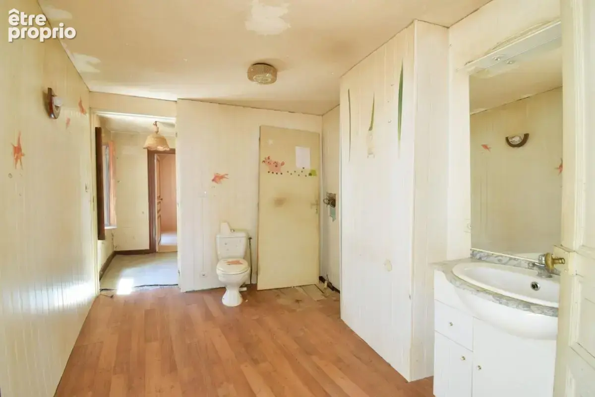 *** exclusivite *** maison de ville avec petit garage et cave - a renover *** billom 63160 *** - photo 8
