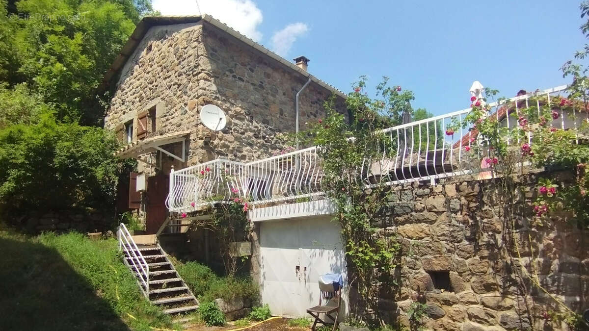 Maison en pierres avec jardin dominant et grande terrasse - photo 3