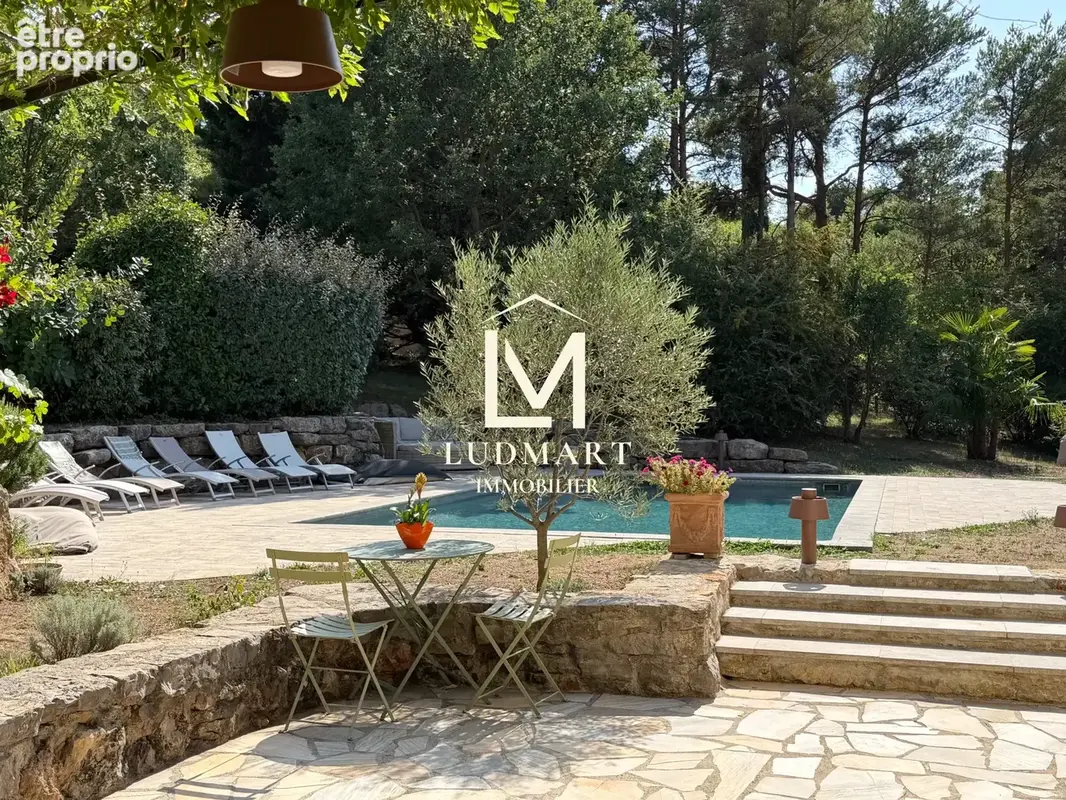 Bastide provençale avec piscine au cœur du Domaine Saint-Pierre de Tourtour - photo 11