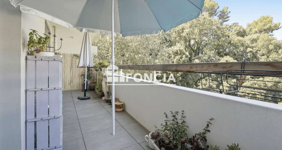 Cannes bocca  dans residence recente securisee avec piscine lumineux 2pieces terrasse pkg s/sol vendu loué - photo 3