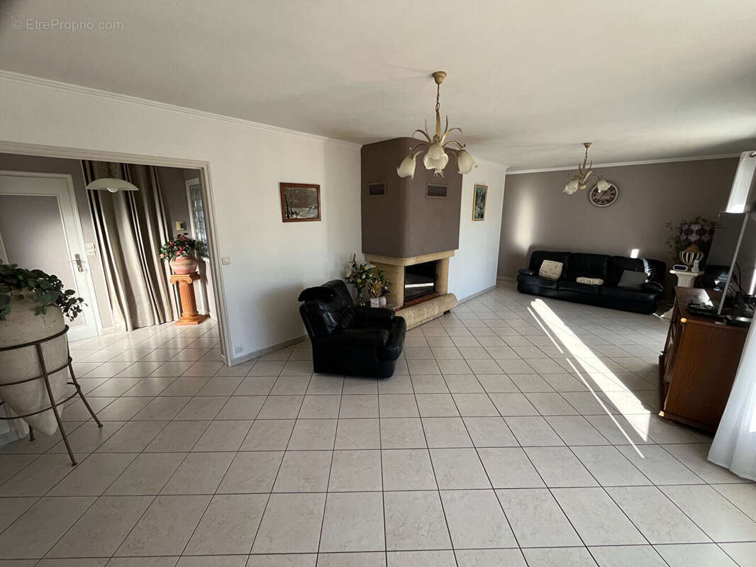 Maison à LES BREVIAIRES