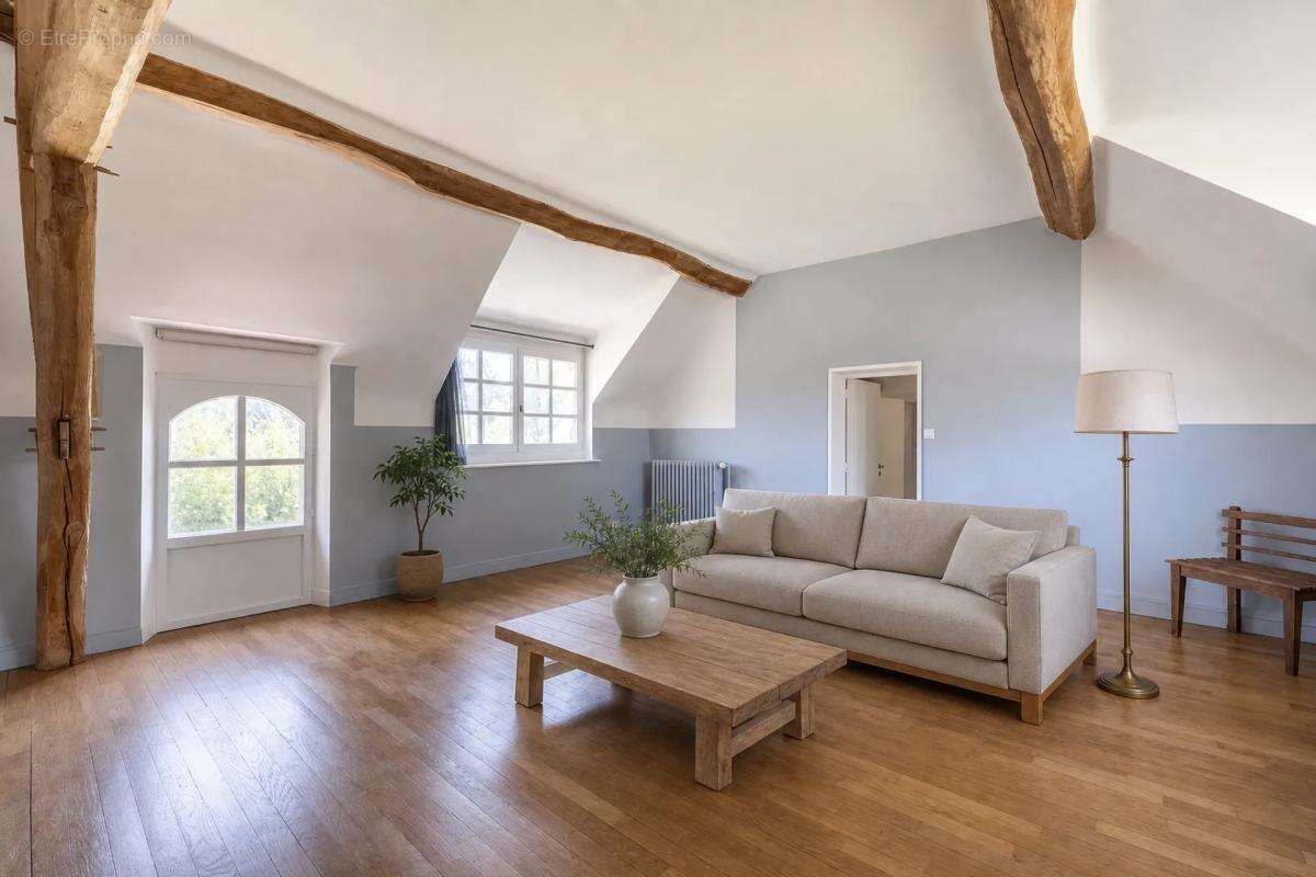 Maison à CROISILLES