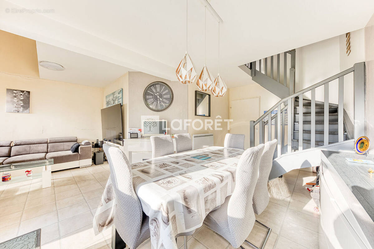 Maison à EMERAINVILLE