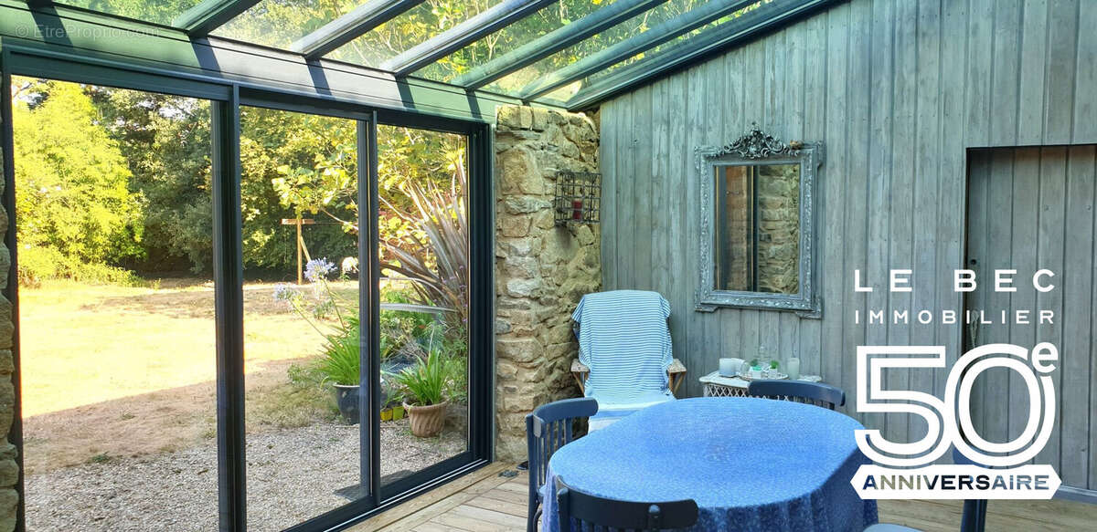 Maison 257 m² à Surzur  - photo 8