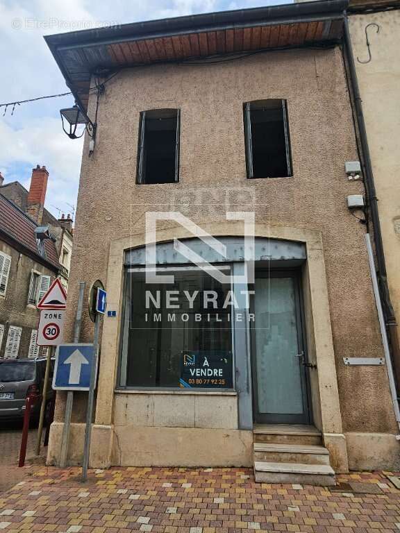 Commerce à SAINT-JEAN-DE-LOSNE