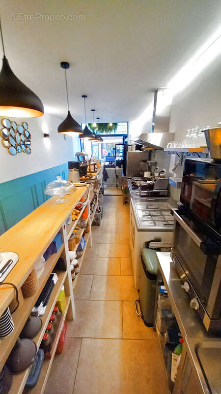 Commerce à LAMALOU-LES-BAINS