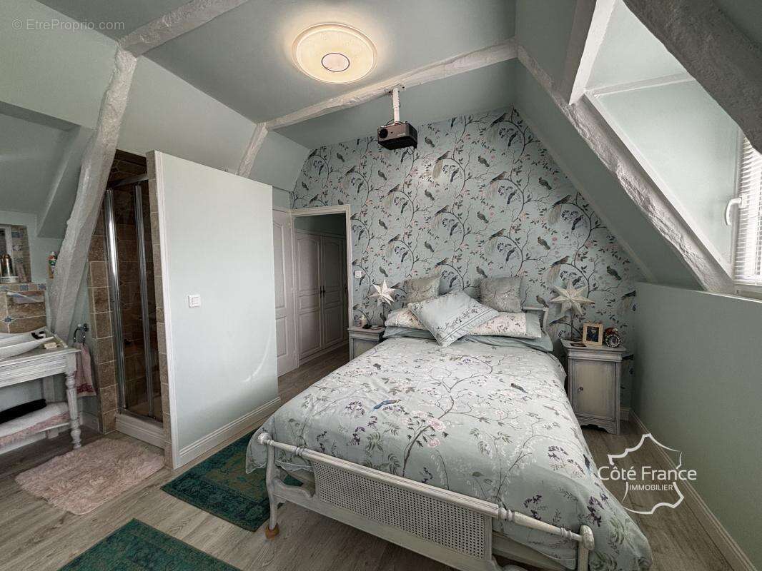 Maison à JUNHAC