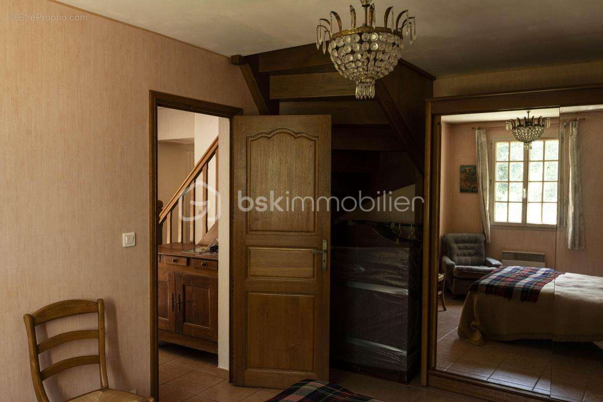 Maison de charme au calme – Le Grand-Lucé – Grand jardin, authenticité et potentiel à révéler - photo 6