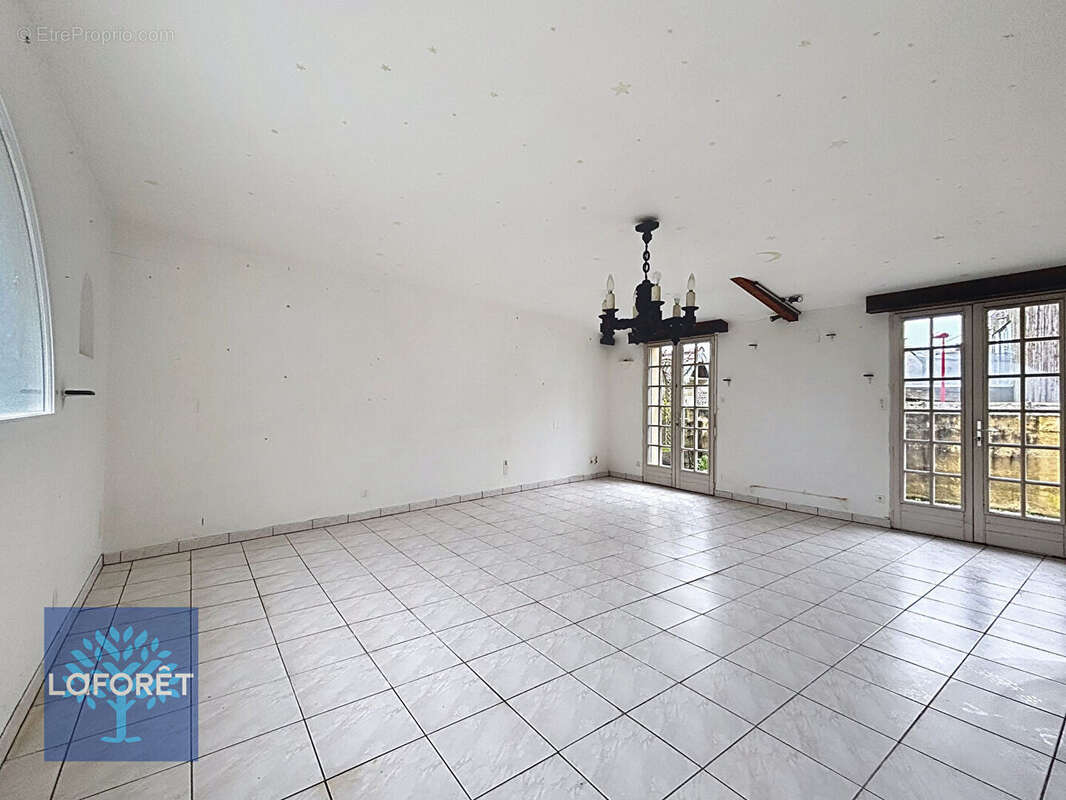 Maison à CHATILLON-EN-VENDELAIS