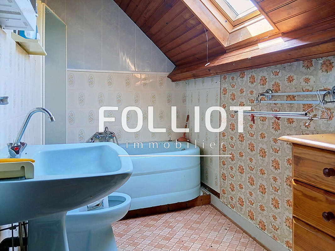 A vendre- Maison à rénover avec jardin de 1 400 m² - A moins de 10 minutes de La Haye-du-Puits - photo 7
