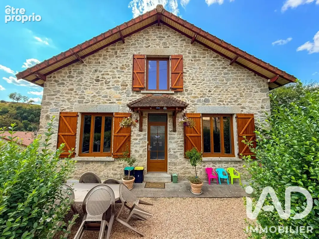 Photo 1 - Maison à SAINT-LEONARD-DE-NOBLAT