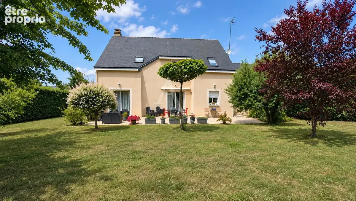 Briollay - Maison récente de plus de 220 m² avec de belles prestations - photo 2