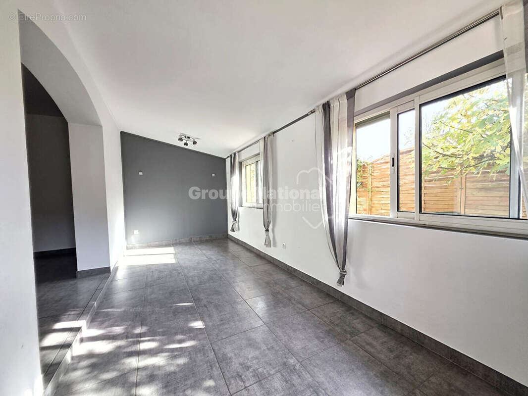 Maison à SAINT-CHAMAS